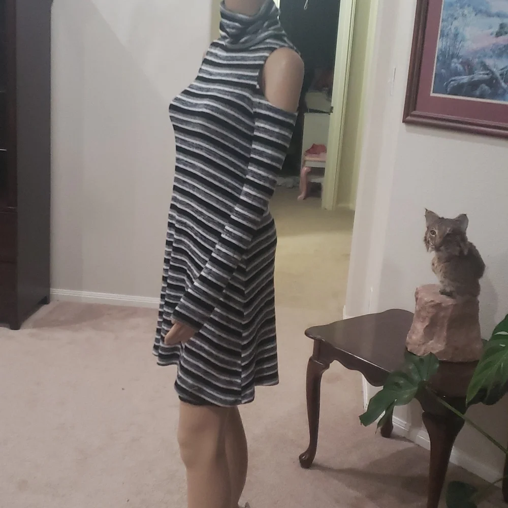 AE S soft & sexy cold shoulder mini sweater dress white and navy striped - Picture 6 of 9